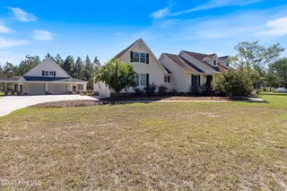 727 Mount Olive Road, Bladenboro, NC 28320 – photo 3: Main Home