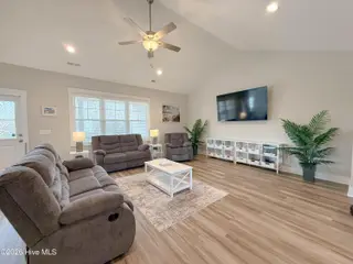 238 Bellows Lane, Rocky Point, NC 28457 – photo 6: Living Room