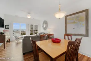 104 S 3rd Street I-1 & Slip 5 Atlantic Harbour, Morehead City, NC 28557 – photo 8: Dining area