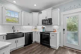 142 NW 12th Street, Oak Island, NC 28465 – photo 15: 24-web-or-mls-DSC06297