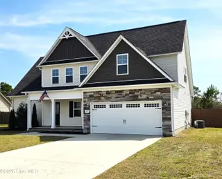 123 Sonia Drive, Hubert, NC 28539 — 3-bedroom home in Eastport, Hubert, NC, photo 3 of 75: Front R Daylight