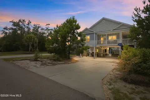 147 NW 11th St, Oak Island
