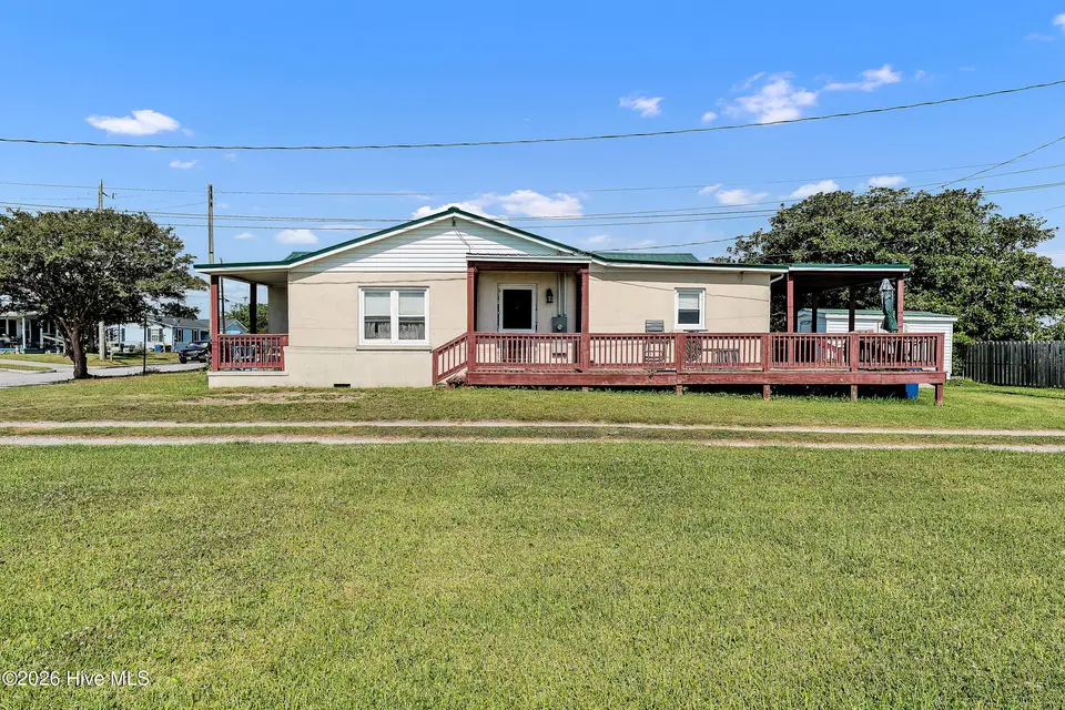 1004 Avery Street, Morehead City, NC 28557 – photo 1 of 10: DSC06105