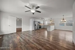 504 Oakwood Avenue, Jacksonville, NC 28546 – photo 16: 5-web-or-mls-504 Oakwood Ave. 1