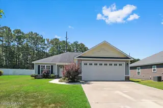 3609 Delesa Court, New Bern, NC 28560 — 3-bedroom home in Pinecrest Estates, New Bern, NC, photo 1 of 29: 01-3609 Delesa Ct-1
