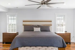 306 Coral Drive, Wrightsville Beach, NC 28480 — 5-bedroom home in Harbor Island, Wrightsville Beach, NC, photo 23 of 57: 020_306_coral_drive-17_258