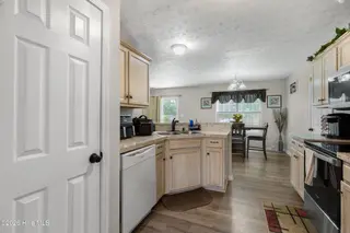 305 Providence Drive, Jacksonville, NC 28546 – photo 12