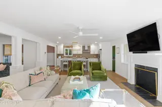1925 Hawthorne Road, Wilmington, NC 28403 – photo 11: 008_1925_hawthorne_road-8_55