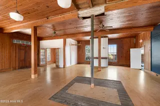 204 Turner Street, Beaufort, NC 28516 – photo 6: First floor gathering and meeting space