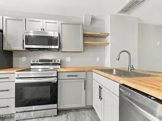 508 Redwood Place 2, Jacksonville, NC 28540 — 3-bedroom condo in Shamrock Village, Jacksonville, NC, photo 7 of 35: Kitchen Sink