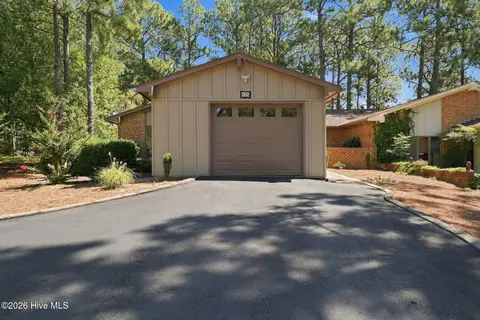 625 Redwood Dr, Southern Pines