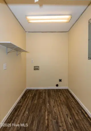 127 Rodney Lanier Road, Chinquapin, NC 28521 — 3-bedroom home, Chinquapin, NC, photo 20 of 61: Laundry room