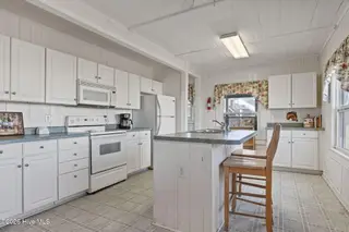 202 Glenn Street, Atlantic Beach, NC 28512 – photo 8: Kitchen