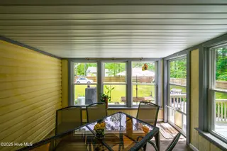 102 Laura Drive, New Bern, NC 28562 – photo 18: Enclosed Back Porch