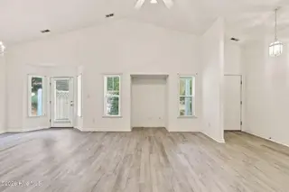 100 Jasmine Court, Morehead City, NC 28557 – photo 22: 28-web-or-mls-100-Jasmine-Ct-036_edit
