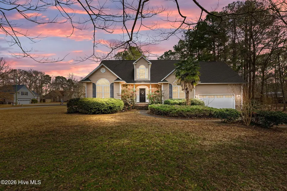 118 Tupelo Trail, New Bern, NC 28562 – photo 1 of 34: FRONT EXTERIOR PHOTO