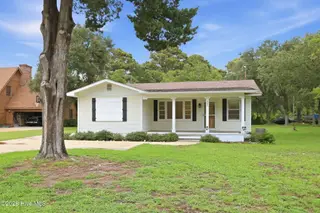 303 Cape Lookout Drive, Harkers Island, NC 28531 – photo 3: 2-web-or-mls-IMG_5694