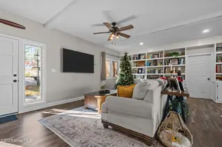 31 Cardinal Drive, Whispering Pines, NC 28327 – photo 13: living room