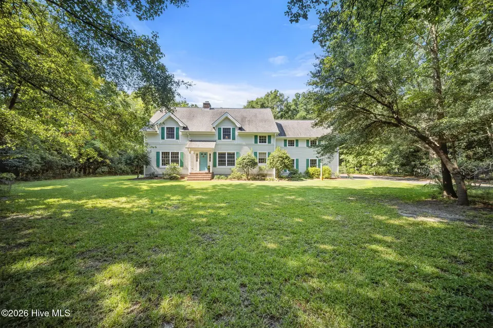 572 Captain Beam Boulevard, Hampstead, NC 28443 — 3-bedroom home in Olde Point, Hampstead, NC, photo 1 of 54