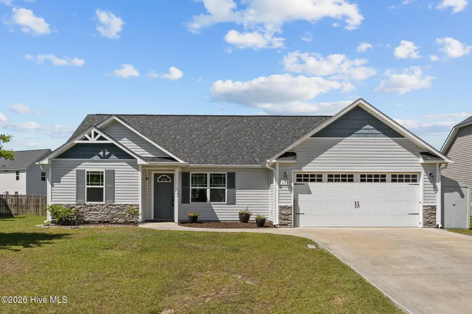 221 Breakwater Drive, Sneads Ferry, NC 28460 – photo 1 of 49: 221 Breakwater Drive, Sneads Ferry, NC