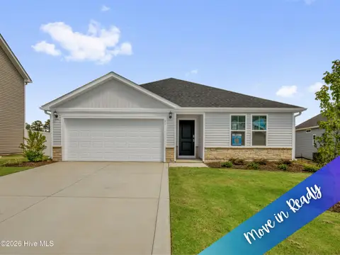 31 E Emily Gardens Drive, Selma