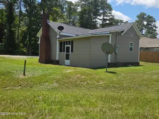 4324 N Nc Highway 53 E, Burgaw, NC 28425 — 2-bedroom home, Burgaw, NC, photo 18 of 18