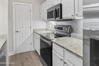 1926 Tara Court 201, Greenville, NC 27858 – photo 12: 8G4A4356
