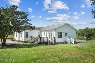915 Mark Herring Road, Seven Springs, NC 28578 — 3-bedroom home, Seven Springs, NC, photo 5 of 35: 09-915 Mark Herring Rd-9