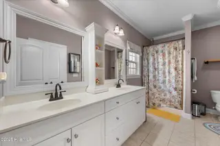 109 Fernie Lane, New Bern, NC 28560 – photo 18: Primary bath