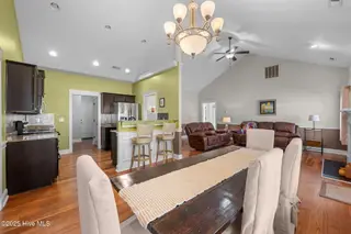 109 Fernie Lane, New Bern, NC 28560 – photo 10: Dining area