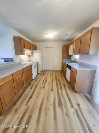 243 Parnell Road, Hubert, NC 28539 – photo 7: Kitchen