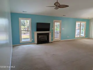 6641 Shire Lane, Wilmington, NC 28411 – photo 8: living room