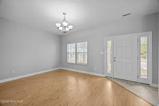 106 Bobwhite Circle, Cape Carteret, NC 28584 – photo 4: Entrywaly