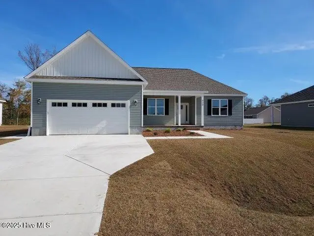 640 Bright Harvest Drive, Maysville, NC 28555 – photo 1 of 3: Front