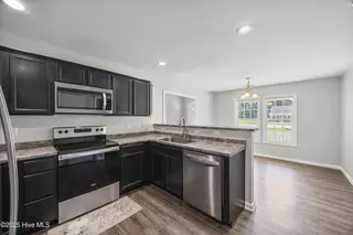 278 Blue Creek Farms Drive, Jacksonville, NC 28540 – photo 21: 20_kitchen