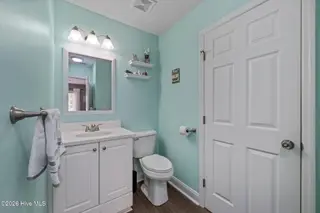 412 Neuchatel Road, New Bern, NC 28562 – photo 24: Guest Bath