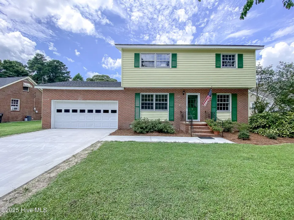 1611 Midgett Drive, Elizabeth City, NC 27909 – photo 1 of 1: Front view of 1611 Midgett