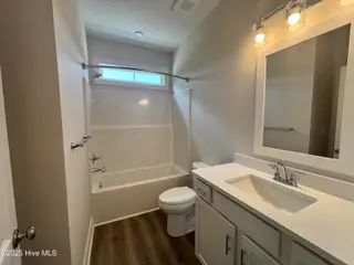 178 Pine View Boulevard, Beaufort, NC 28516 – photo 17: Guest Bathroom