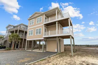672 Ocean Boulevard W, Holden Beach, NC 28462 – photo 3: 3-web-or-mls-BTS06215