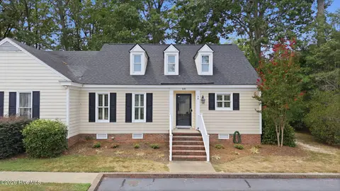 210 Hawthorne Lane W 5b, Wilson