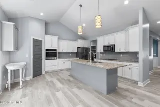 402 King Richard Court, Jacksonville, NC 28546 – photo 21: king-21