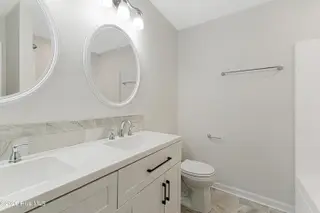 113 Casey Lane, Newport, NC 28570 – photo 16: Primary ensuite
