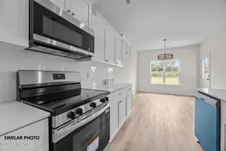 1109 Lunenburg Place, Jacksonville, NC 28540 – photo 12: 10-web-or-mls-IMG_9291