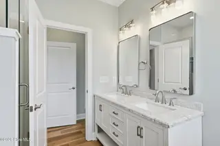 111 Jade Street, Beaufort, NC 28516 – photo 16: Primary bathroom