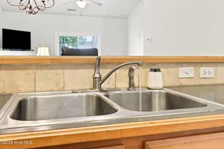 2205 Dovedale Drive B, Greenville, NC 27834 – photo 14: 34-web-or-mls-IMG_0066