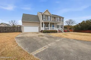 102 Creek Court, Elizabeth City, NC 27909 – photo 5: 5-web-or-mls-18_Creek Ct_KarianM_FullSiz