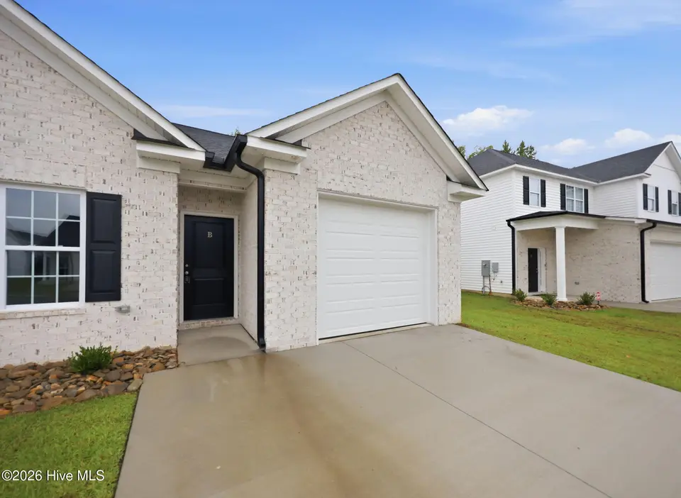 2020 Dartford Drive B, Greenville, NC 27834 – photo 1 of 27: 1-web-or-mls-BLS_0073_edit