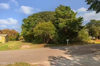104 Juniper Road, Pine Knoll Shores, NC 28512 – photo 8: Vacant lot in Pine Knoll Shores