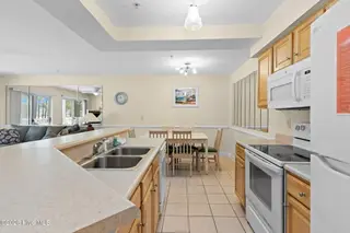 1215 N Middleton Drive NW Apt 3005, Calabash, NC 28467 — 2-bedroom condo in Brunswick Plantation, Calabash, NC, photo 4 of 34: 14-web-or-mls-cammediallc.com (16 of 44)