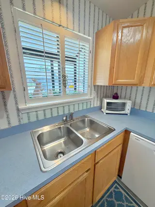 3156 Fox Run Drive, Kinston, NC 28504 – photo 16: IMG_8930